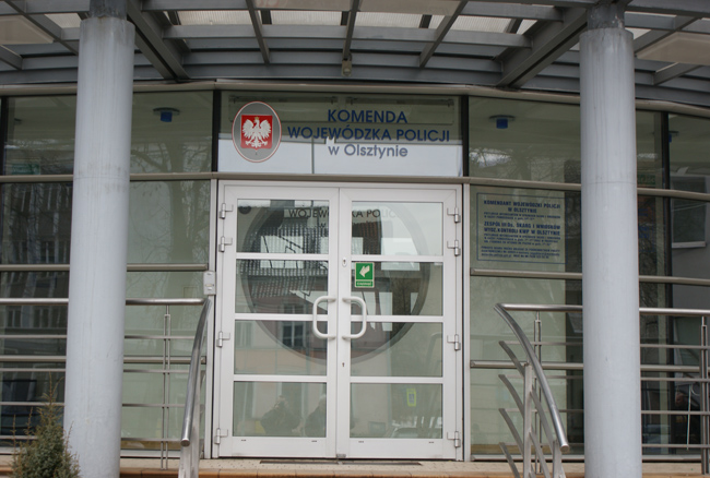 Plik:KoM POLi OL.jpg