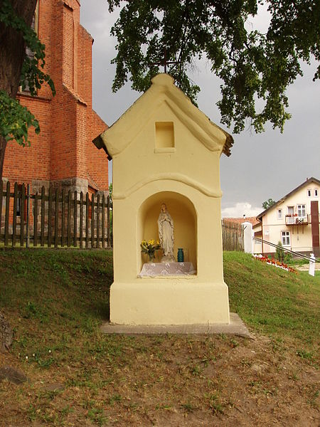 Plik:Parafiakochanówka3.jpg