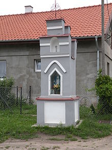 Rzeck. Kapliczka warmińska z 1918 roku. Fot. S. Czachorowski. Źródło: File:Rzeck01.JPG – Wikimedia Commons [15.09.2026]