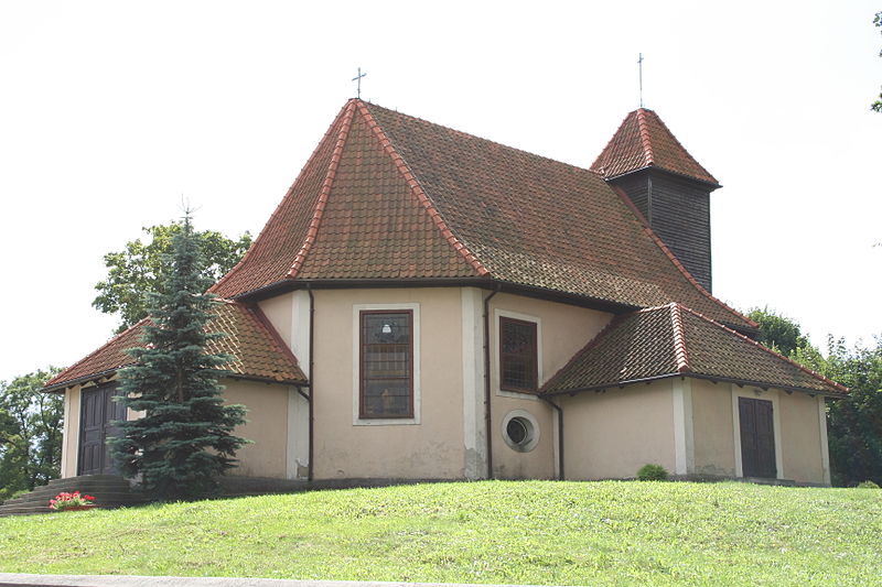 Plik:Kościół w Stębarku.jpg