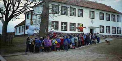 Plik:Szkoła w Boćwince.jpg