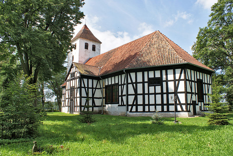 Plik:Kościół w Jerutkach.jpg