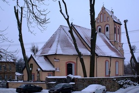 Plik:Kościół pw. Najświętszej Maryi Panny Królowej Polski w Miłkach.jpg