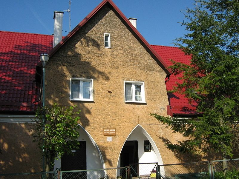 Plik:Sajzy. Stacja Terenowa UW.jpg