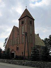 Turośl. Kościół pw. Matki Boskiej Częstochowskiej. Fot. Piotr Marynowski. Źródło: File:Turośl - kościół (01).jpg – Wikimedia Commons [17.09.2026]
