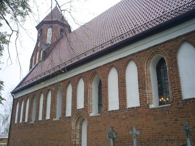 Plik:Kościół w Ostrowitych.jpg