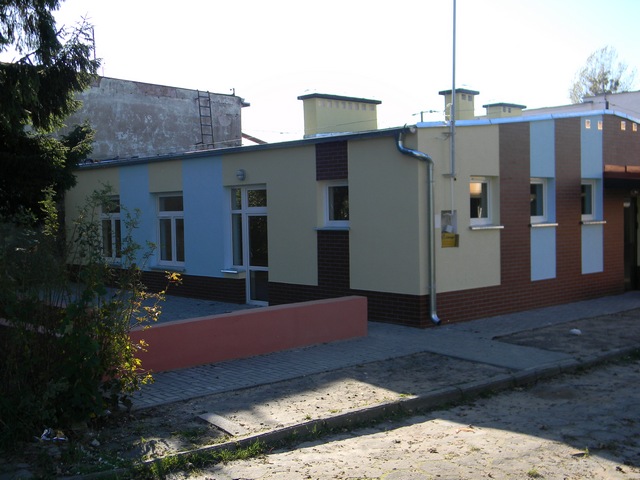 Plik:Świetlica wiejska w Bemowiźnie.jpg