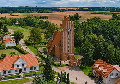 Plik:Płoskinia.Kościół pw. św. Katarzyny.jpg
