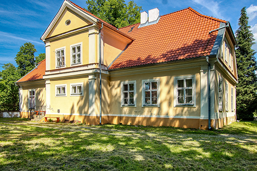 Plik:Frombork. Kanonia pw. św. Ignacego Biskupa.jpg