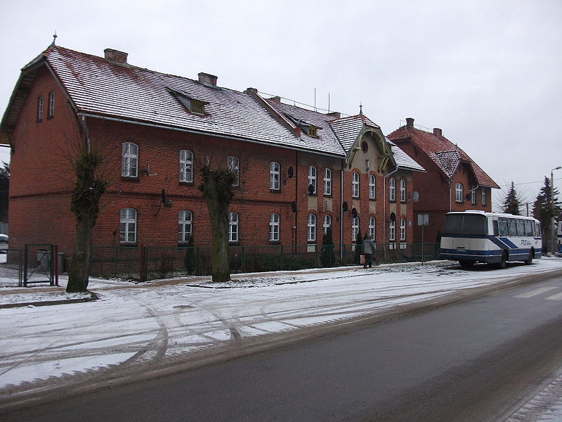 Plik:Dworzec w Kisielicach.jpeg