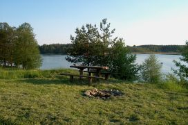 Głaz narzutowy w Nowych Gutach © Alicja Szarzyńska