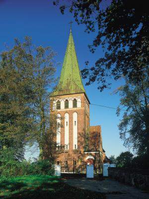 Plik:Kościół Sarnowo.jpg