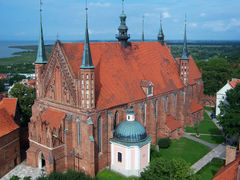 Bazylika Archikatedralna pw. Wniebowzięcia Najświętszej Maryi Panny i św. Andrzeja we Fromborku. Fot. Maciej Szczepańczyk. Źródło: Wikimedia Commons