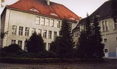 Budynek szkoły, źródło: www.szkolnictwo.pl [06.08.2014]