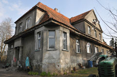 Dwór w Praslitach. Fot. Napoleon, 2010 r. Źródło: www.polskiezabytki.pl [16.09.2026]