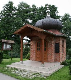 Kapliczka greckokatolicka w Żywkowie. Fot. AdiS. Źródło: File:Zywkowo Kapliczka.jpg – Wikimedia Commons [24.08.2026]