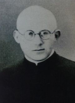 ks. Bruno Gross. Reprodukcja zdjęcia z wystawy o warmińskich męczennikach – Krzysztof Kozłowski