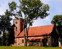 Kościół pw. św. Jana Chrzciciela w Piotrowcu. Fot. Jacek Bogdan. Źródło: Wikimedia Commons