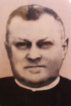 ks. Artur Linke. Reprodukcja zdjęcia z wystawy o warmińskich męczennikach – Krzysztof Kozłowski