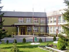 Budynek szkoły. Źródło: www.szkolnictwo.pl