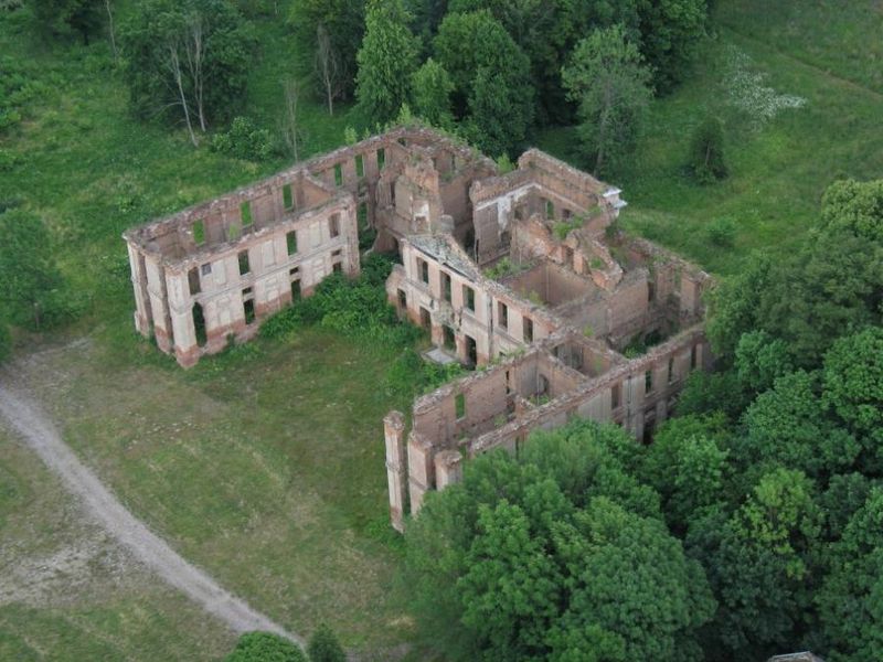 Plik:Ruiny pałacu w Kamieńcu.jpg
