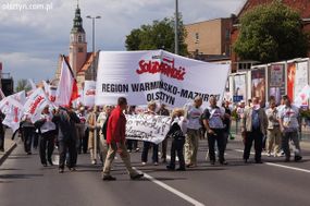 "Polityka wasza, bieda nasza". Autor: Iwona Kamińska. Źródło: www.olsztyn.com.pl [17-07-2014]