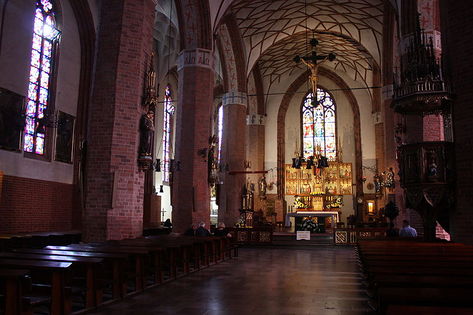 Wnętrze katedry w Olsztynie, autor: Ludwig Schneider, źródło: Wikimedia Commons [27.10.2014]