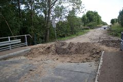 Most w Dudkach w czasie przebudowy. Źródło: Wikimedia Commons