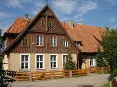 Budynek szkoły. Źródło: www.szkolnictwo.pl.