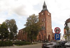 Kościół pw. św. Jana Chrzciciela w Biskupcu. Fot. Bonasera1. Źródło: Wikimedia Commons