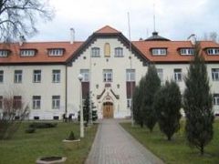 Budynek Zespołu, źródło: www.szkolnictwo.pl