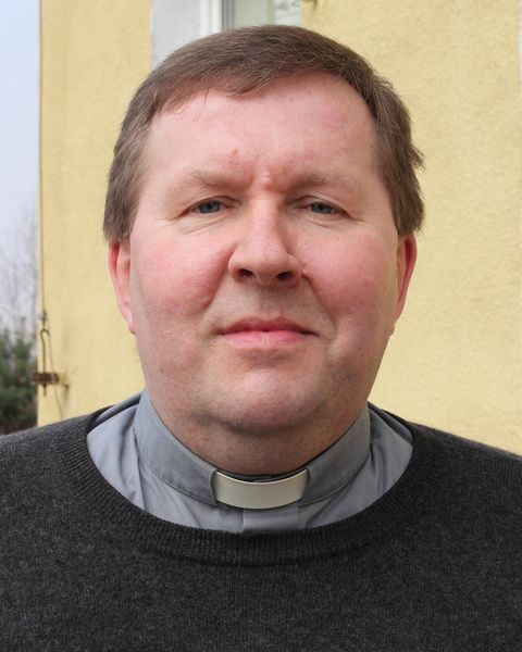 Plik:Ks Leonowicz.jpg