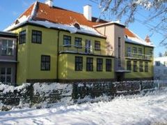 Budynek szkoły. Źródło: www.szkolnictwo.pl, 8.12.2013.
