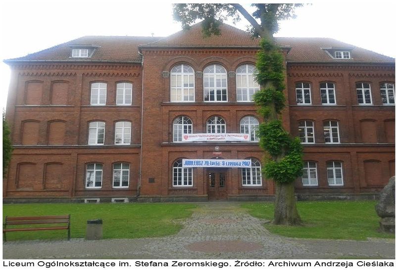 Plik:Liceumbartoszyce.jpg