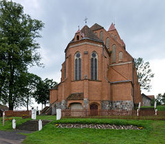 Kościół pw. św. Wawrzyńca w Kochanówce. Autor: Adam Kliczek, www.zatrzymujeczas.pl, (CC-BY-SA-3.0). Źródło: Wikimedia Commons