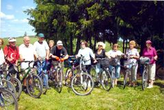 Członkowie wycieczki rowerowej do Orłowa. Źródło: nutw.nidzica.pl [21.06.2014]