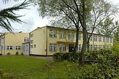 Budynek szkoły. Źródło: www.szkolnictwo.pl