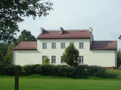 Budynek szkoły. Źródło: www.gminadzialdowo.pl