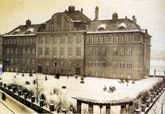 Przedwojenny budynek dawnego Liceum Pedagogicznego i Szkoły Ćwiczeń w Olsztynie przy ul. Jagiellońskiej, źródło: Gimnazjum nr 11 im. H. Skurpskiego w Olsztynie [08.04.2014]
