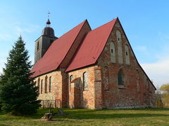 Kościół pw. Świętej Rodziny w Żelaznej Górze. Autor: Tomek1997PL. Źródło: Wikimedia Commons