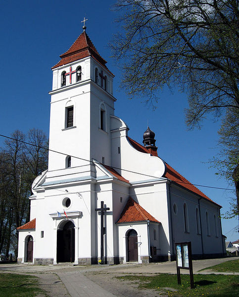 Plik:Kościół katolickie w Iłowie-Osadzie.jpg