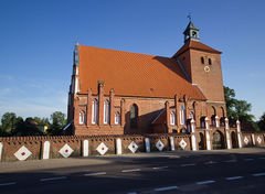Rogóż - kościół pw. św. Barbary. Fot. Honza Groh. Źródło: File:Rogóż, 01.jpg – Wikimedia Commons [07.09.2026]