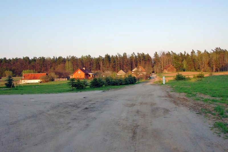 Plik:Piaski. Widok na wieś.jpg