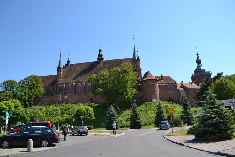 Plik:Katedra frombork.jpg