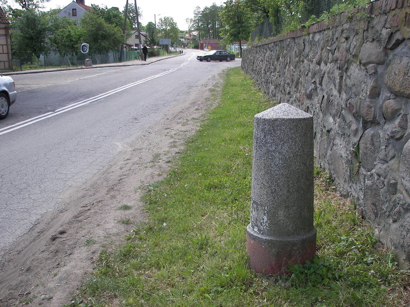 Plik:Lutry kamien milowy.jpg