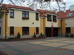 Budynek szkoły. Źródło: www.zspszabruk.pl [17.12.2013]