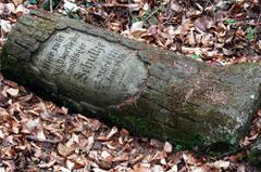 Nagrobek łowczego Georga Friedricha Schultze zmarłego w 1850 roku.