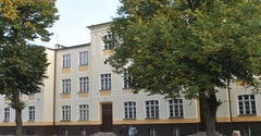 Budynek szkoły. Źródło: www.norwidkultura.beepworld.pl [25.04.2014]