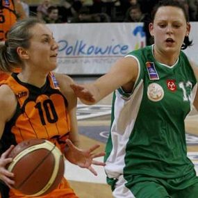 Anna Szyćko (z lewej). Fot. Konrad Kaptur. Źródło: www.gazetalubuska.pl