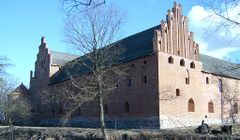 Zamek w Barcianach. Fot. Ralf Lotys. Źródło: File:2006-04 Barciany 01.jpg – Wikimedia Commons [03.09.2026]